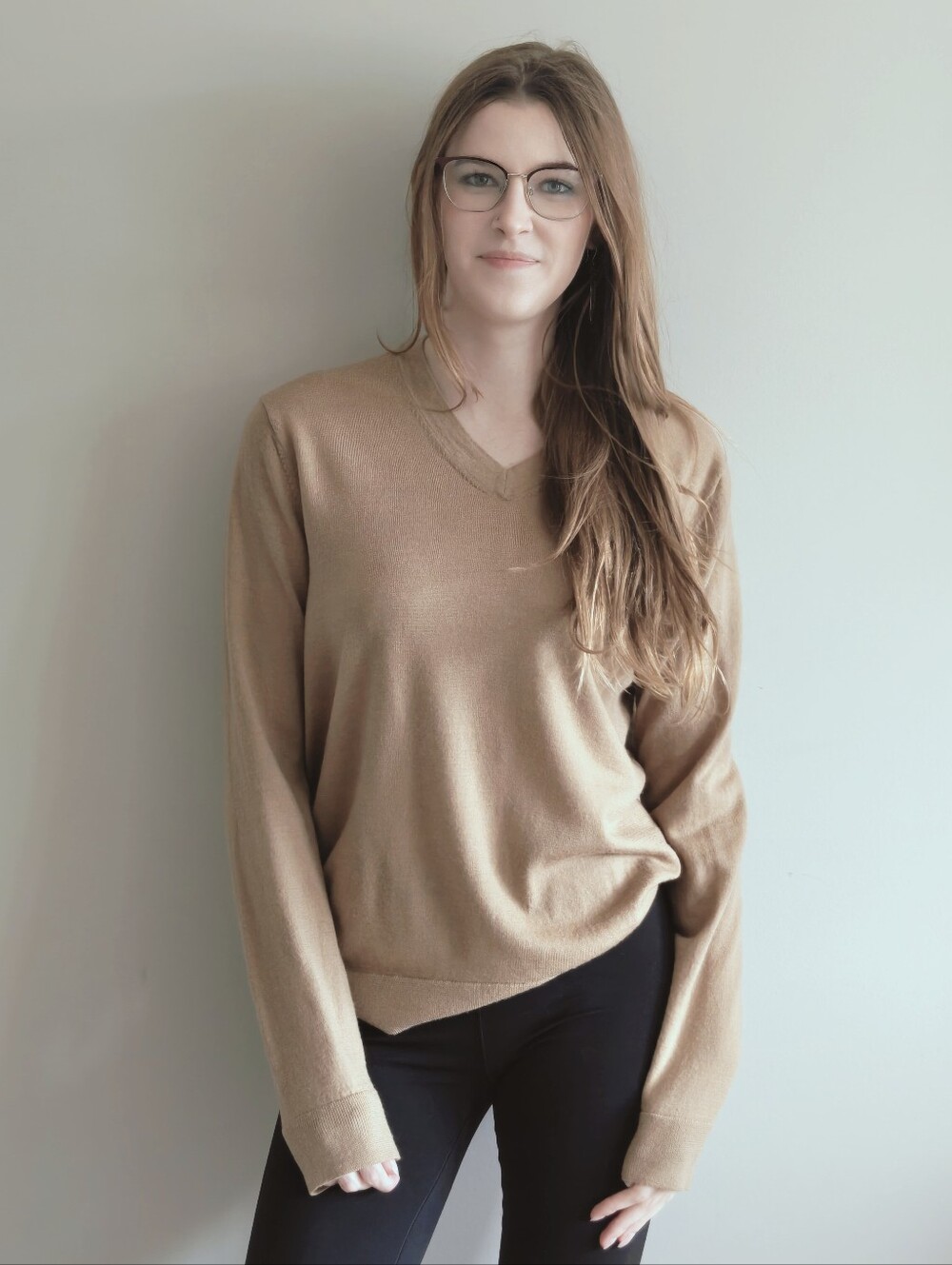 Banana Republic Taupe 100% Merino Wool Modest V-Neck Knit Sweater | Size Medium